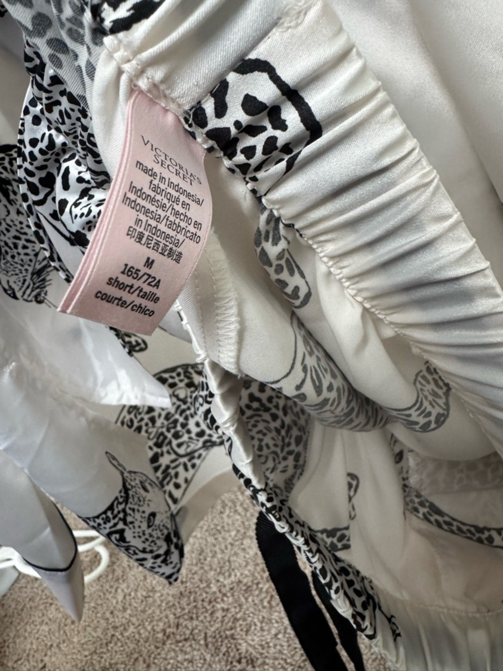 Victoria's Secret Satin Leopard-Print Sleep Set - White & Black - Picture 3 of 3